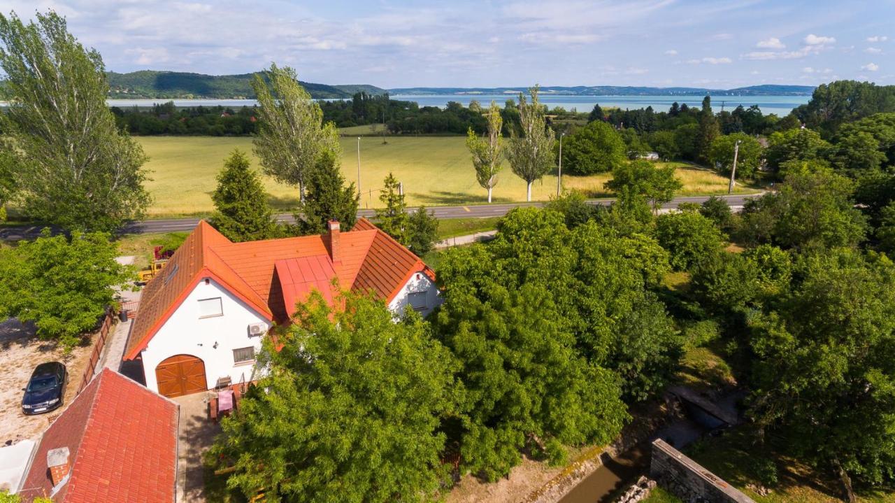 Huszár vendégház Orvenyes Exterior foto